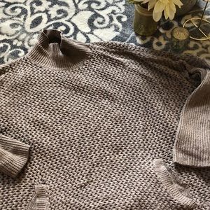 LOFT OVERSIZED SWEATER